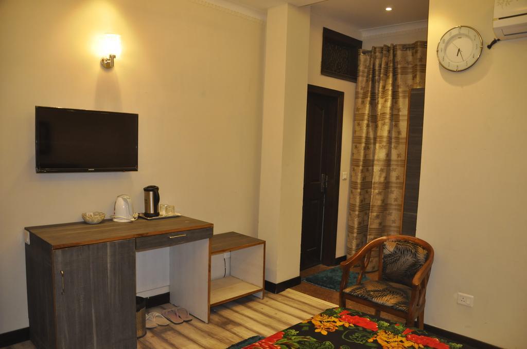 Hotel Pace Gurgaon Room photo