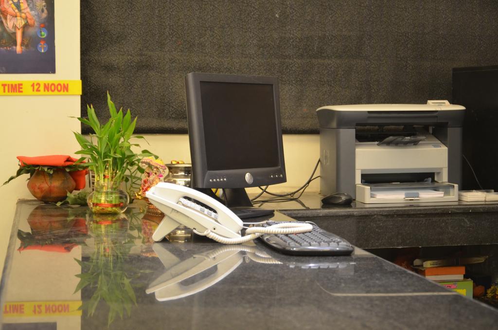 Hotel Pace Gurgaon Exterior photo