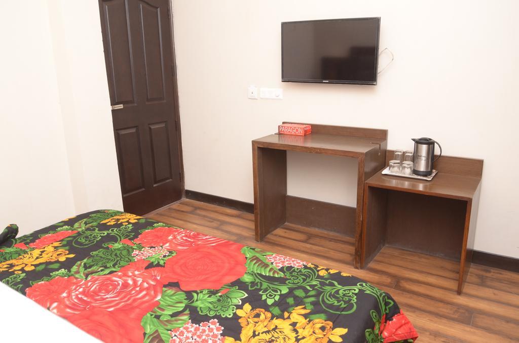 Hotel Pace Gurgaon Exterior photo