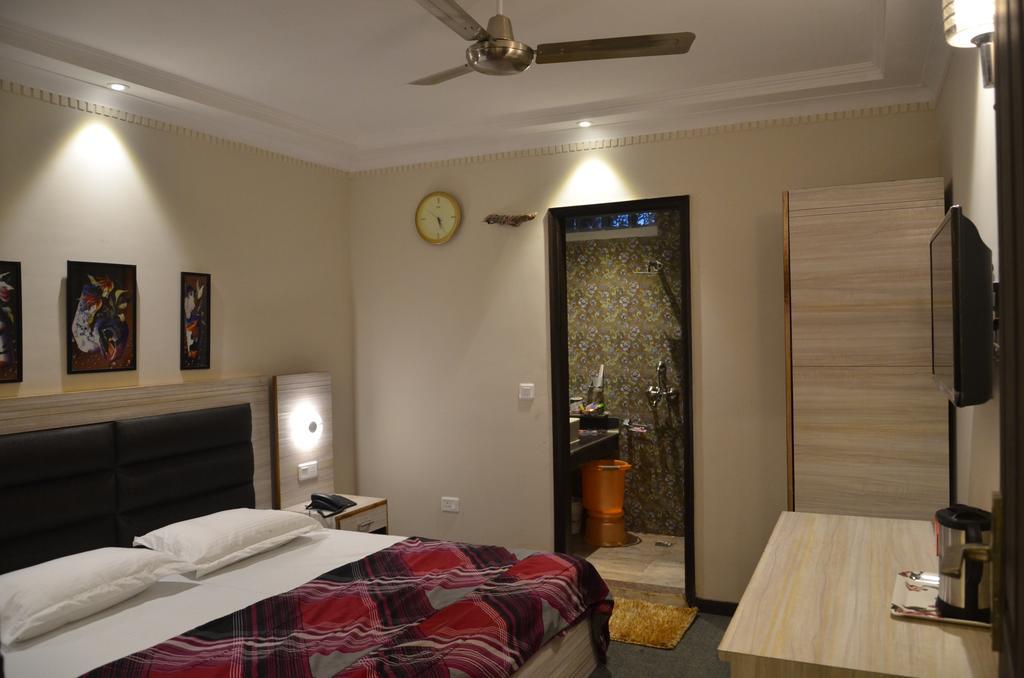 Hotel Pace Gurgaon Room photo