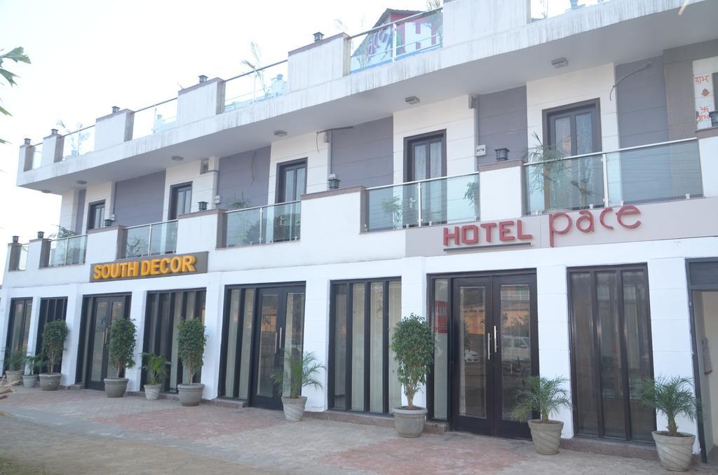 Hotel Pace Gurgaon Exterior photo