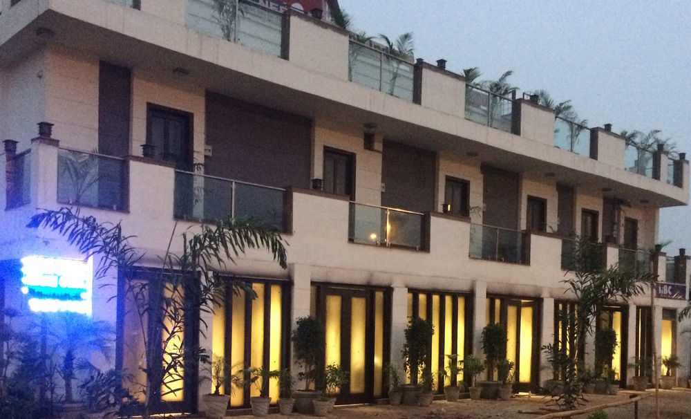 Hotel Pace Gurgaon Exterior photo