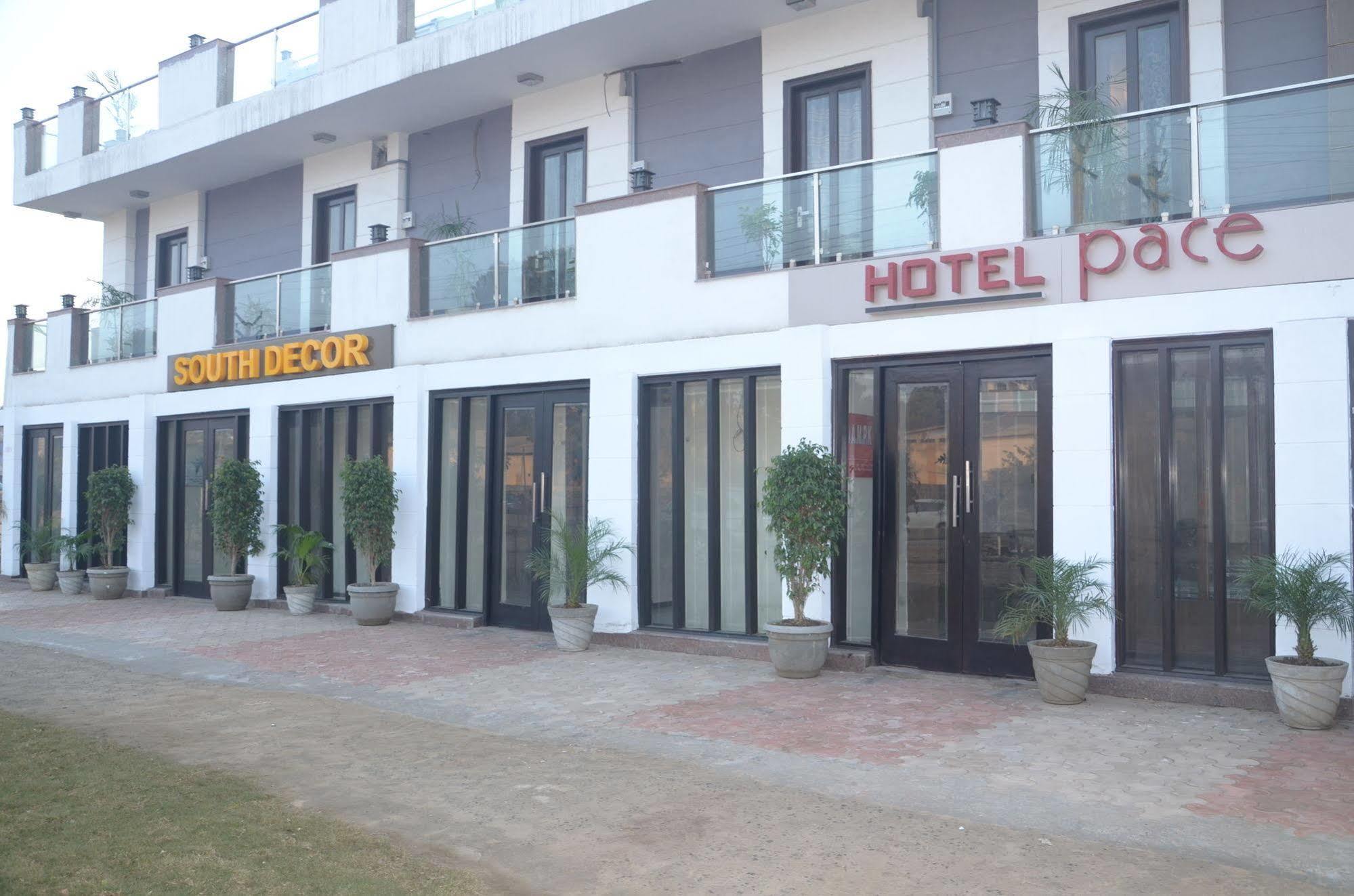 Hotel Pace Gurgaon Exterior photo