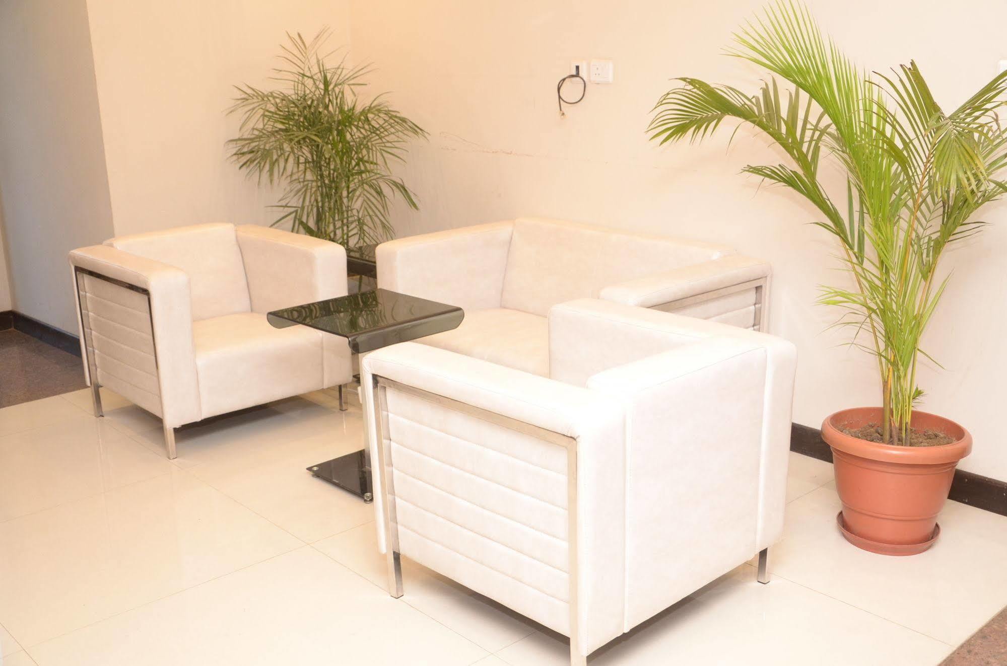 Hotel Pace Gurgaon Exterior photo