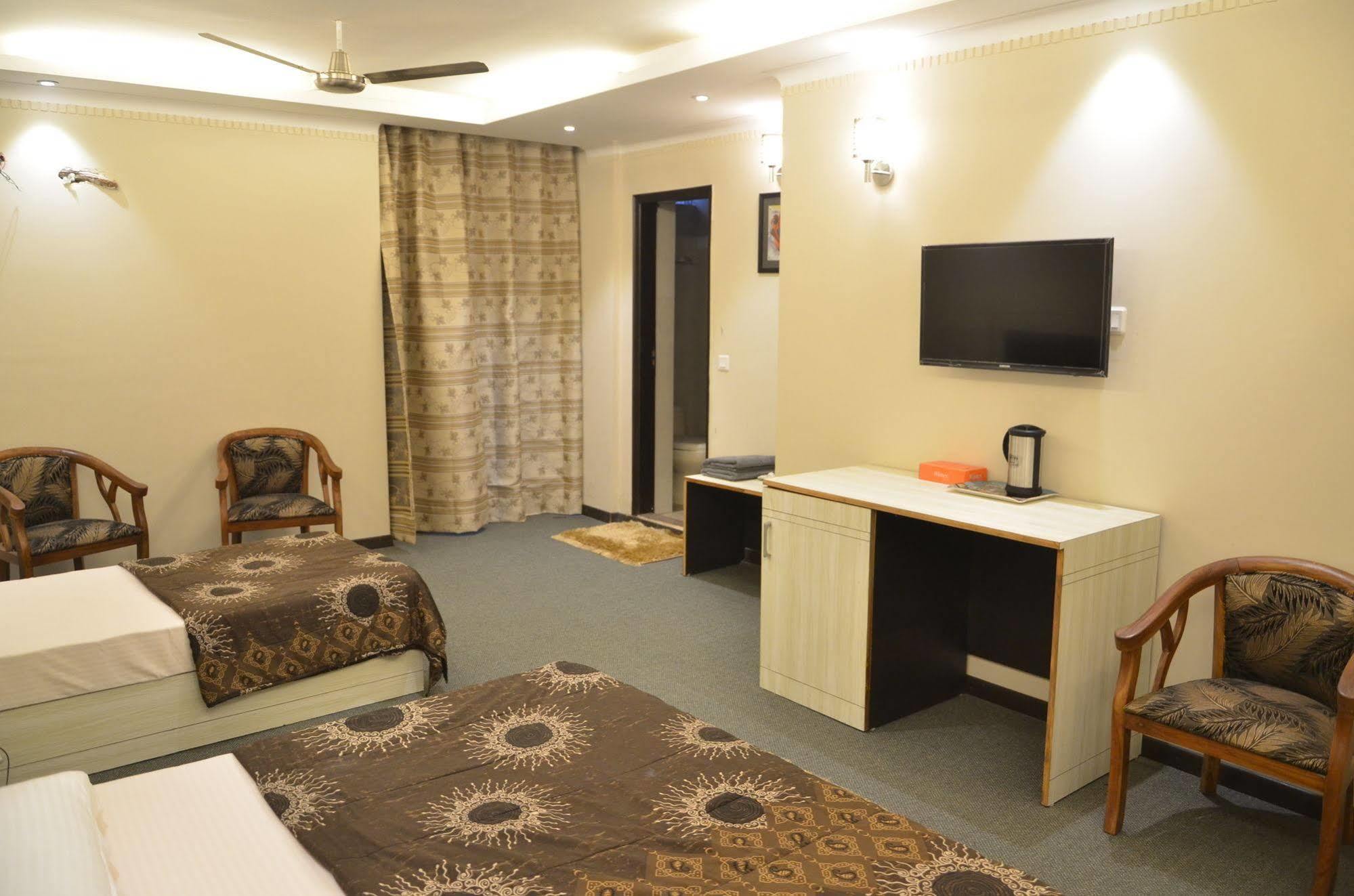 Hotel Pace Gurgaon Exterior photo