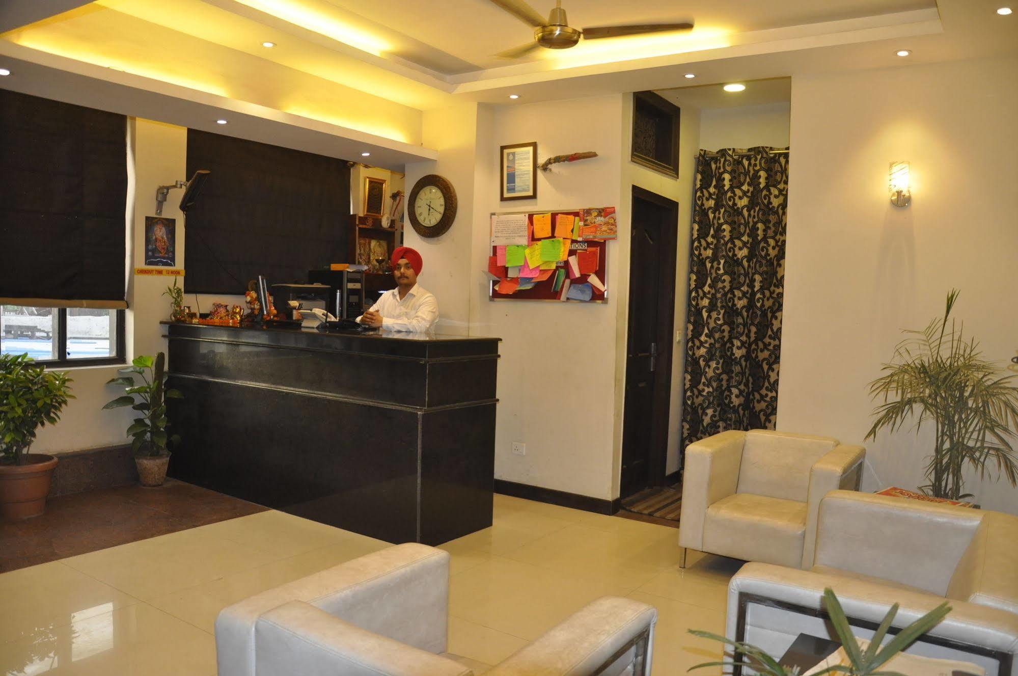 Hotel Pace Gurgaon Exterior photo